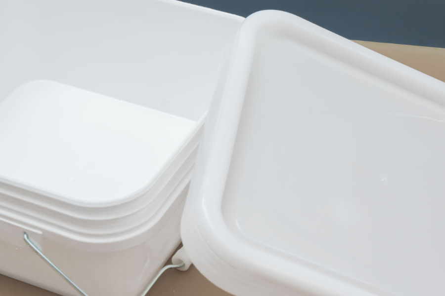 The heavy-duty square carrying bucket is widely used in storage and the hardware industry, making it an ideal choice for storing hardware while demonstrating its exceptional functionality.